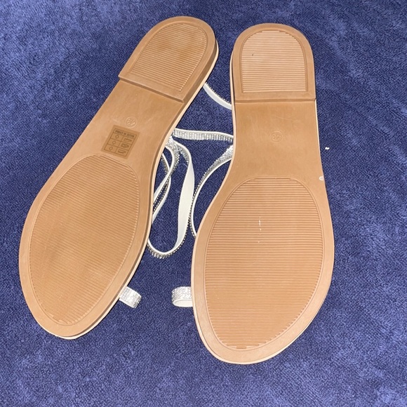 NWOT Embellished Sandals - Picture 5 of 5